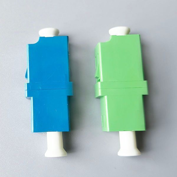 Оптический адаптер LC/UPC-LC/UPC SM Simplex (LC мама - LC мама, LC female - LC female Fiber Optic Connector Adapter) (50шт/пак) FT-LC-UPC-SM-S-1 фото